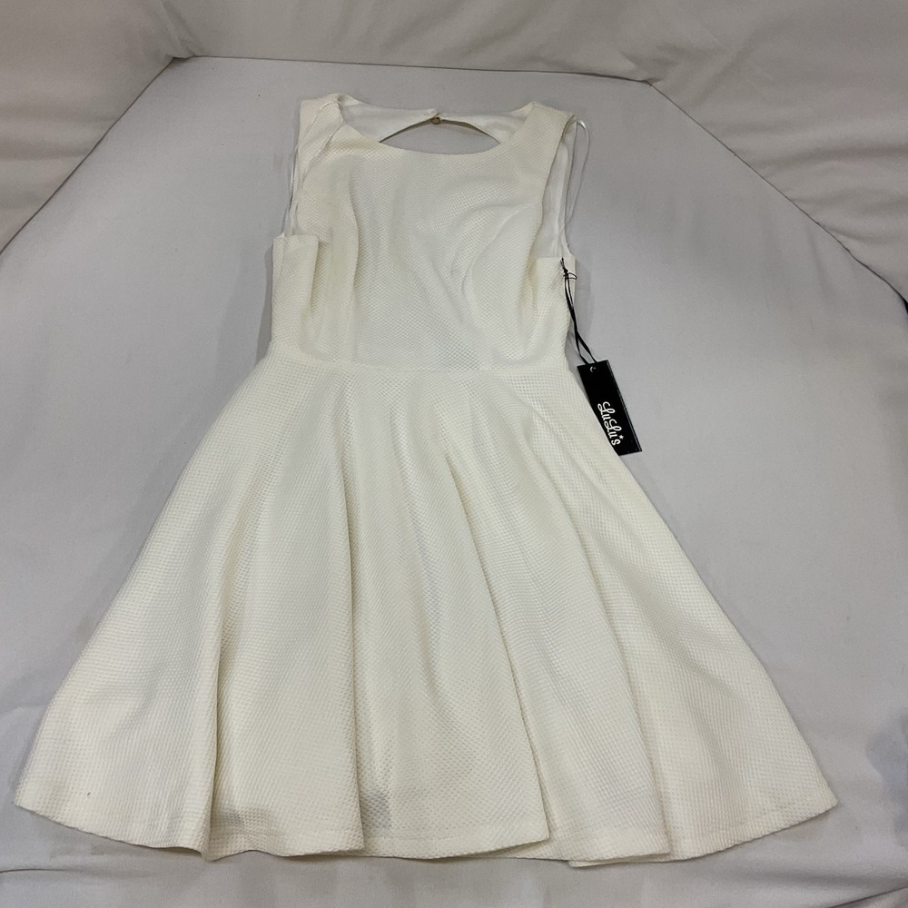 Lulus NWT White Ivory Sleeveless Skater Mini Open Back Short Dress‎ Size S